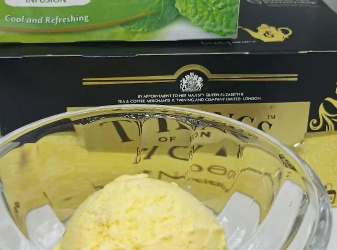 Double D & Cafe Hotell 3*