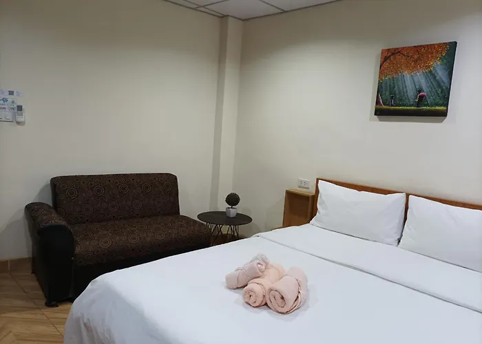 Double D & Cafe Hotel 4*