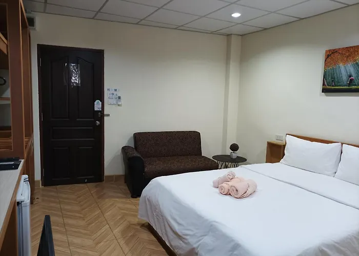 Double D & Cafe Hotel
