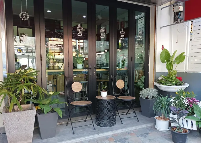 Hotel Double D & Cafe