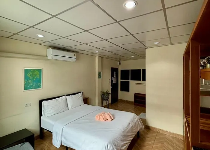 Hotel Double D & Cafe 3*