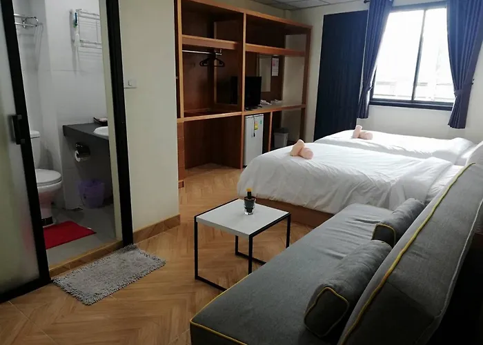 Double D & Cafe Hotel 4*
